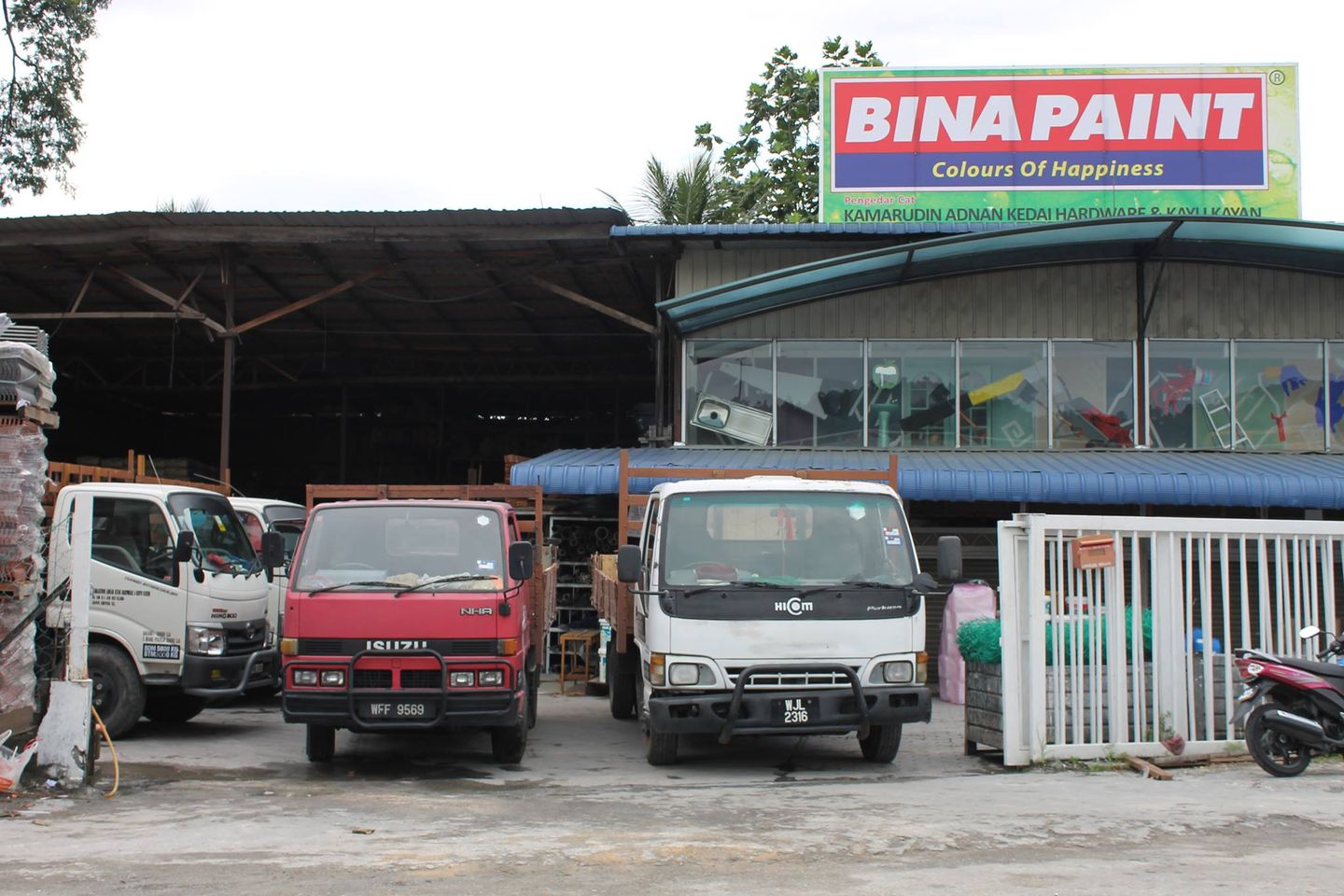 UK HARDWARE SDN BHD
